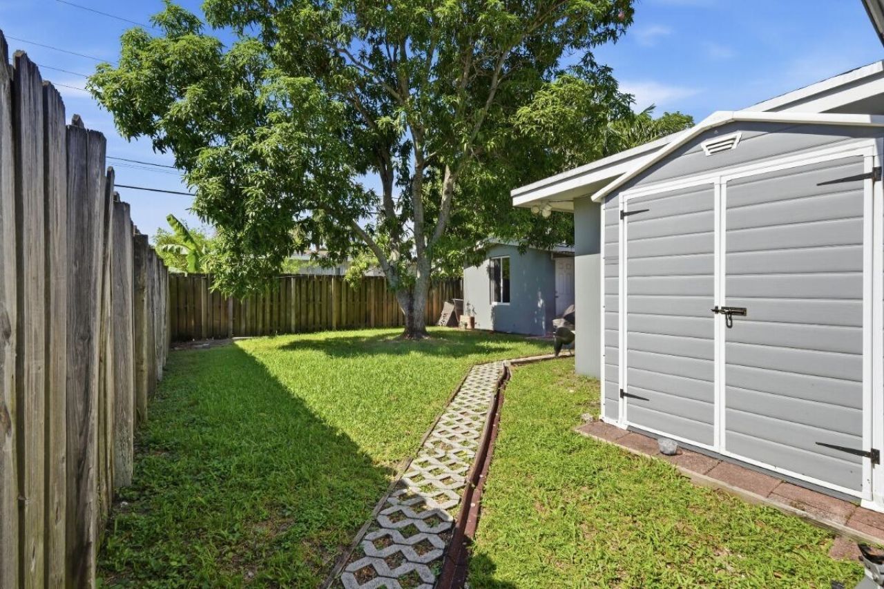 309 SW 7th Court, Hallandale Beach, FL 33009 Photo