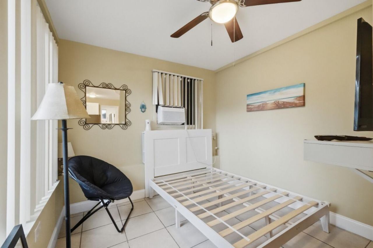 309 SW 7th Court, Hallandale Beach, FL 33009 Photo