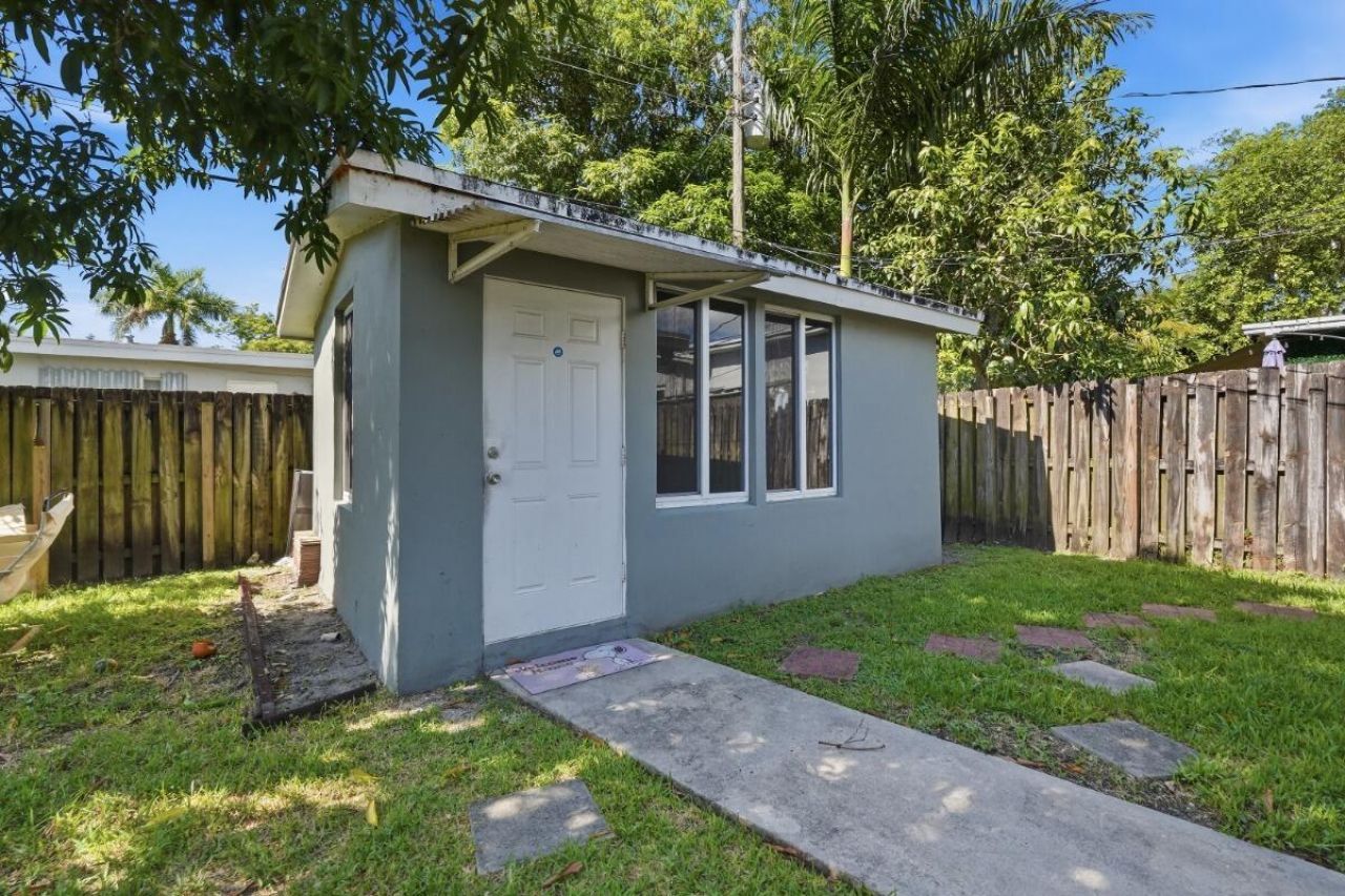 309 SW 7th Court, Hallandale Beach, FL 33009 Photo