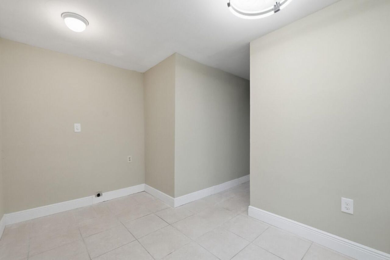 309 SW 7th Court, Hallandale Beach, FL 33009 Photo