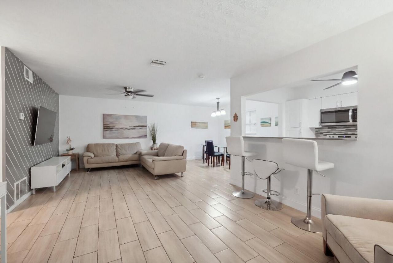 309 SW 7th Court, Hallandale Beach, FL 33009 Photo