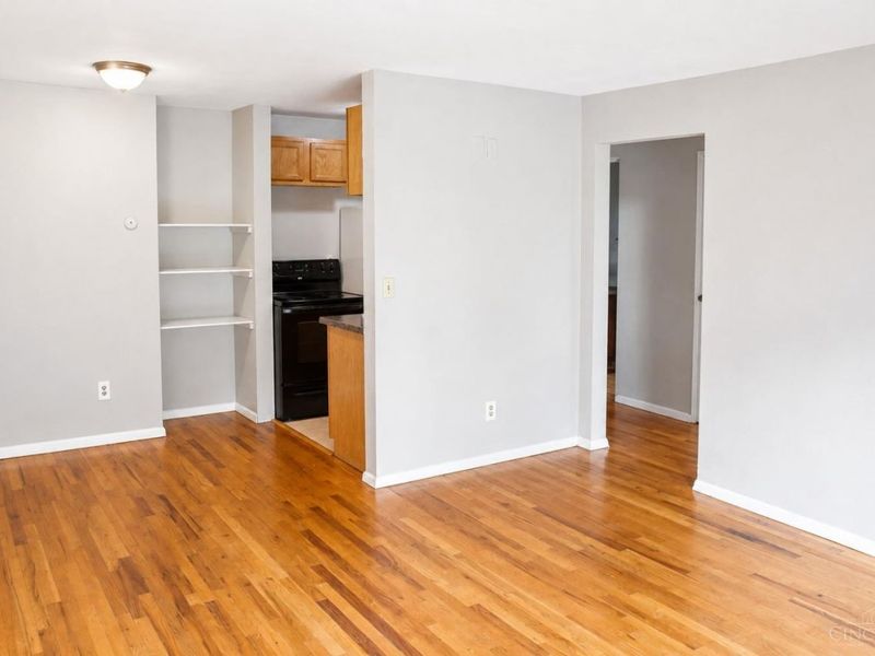660 Straight Street, Cincinnati, OH 45219 Photo 10