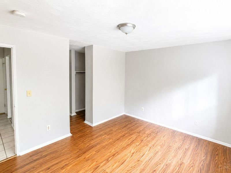660 Straight Street, Cincinnati, OH 45219 Photo 13