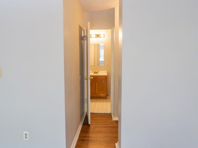 660 Straight Street, Cincinnati, OH 45219 Photo 16