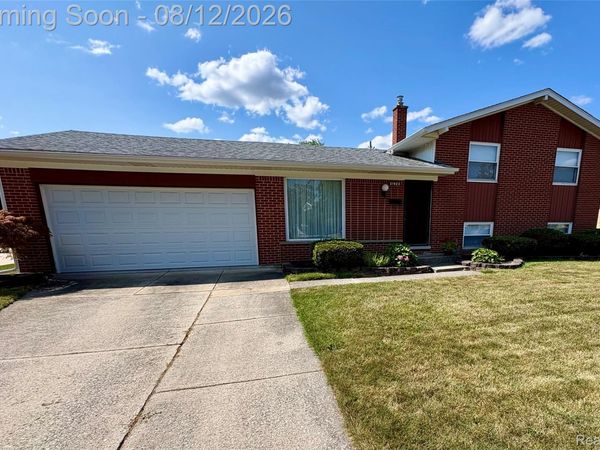 31923 Lafler Drive, Rockwood, Mi 48173