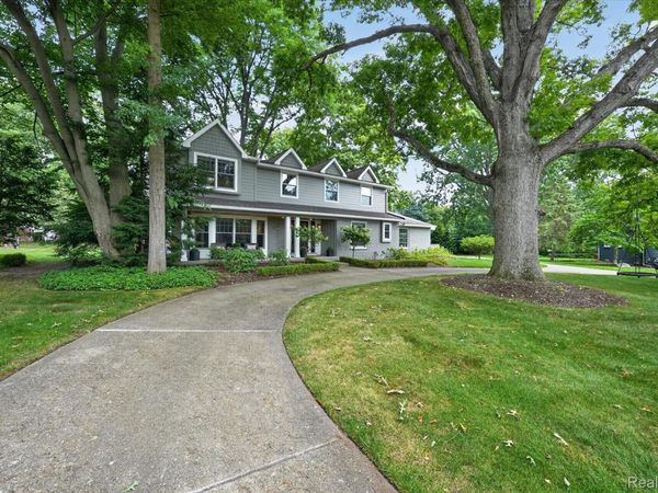 32240 Robinhood Drive, Beverly Hills Village, Mi 48025