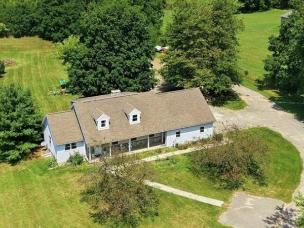 1313 64th Street SW, Byron Center, MI 49315