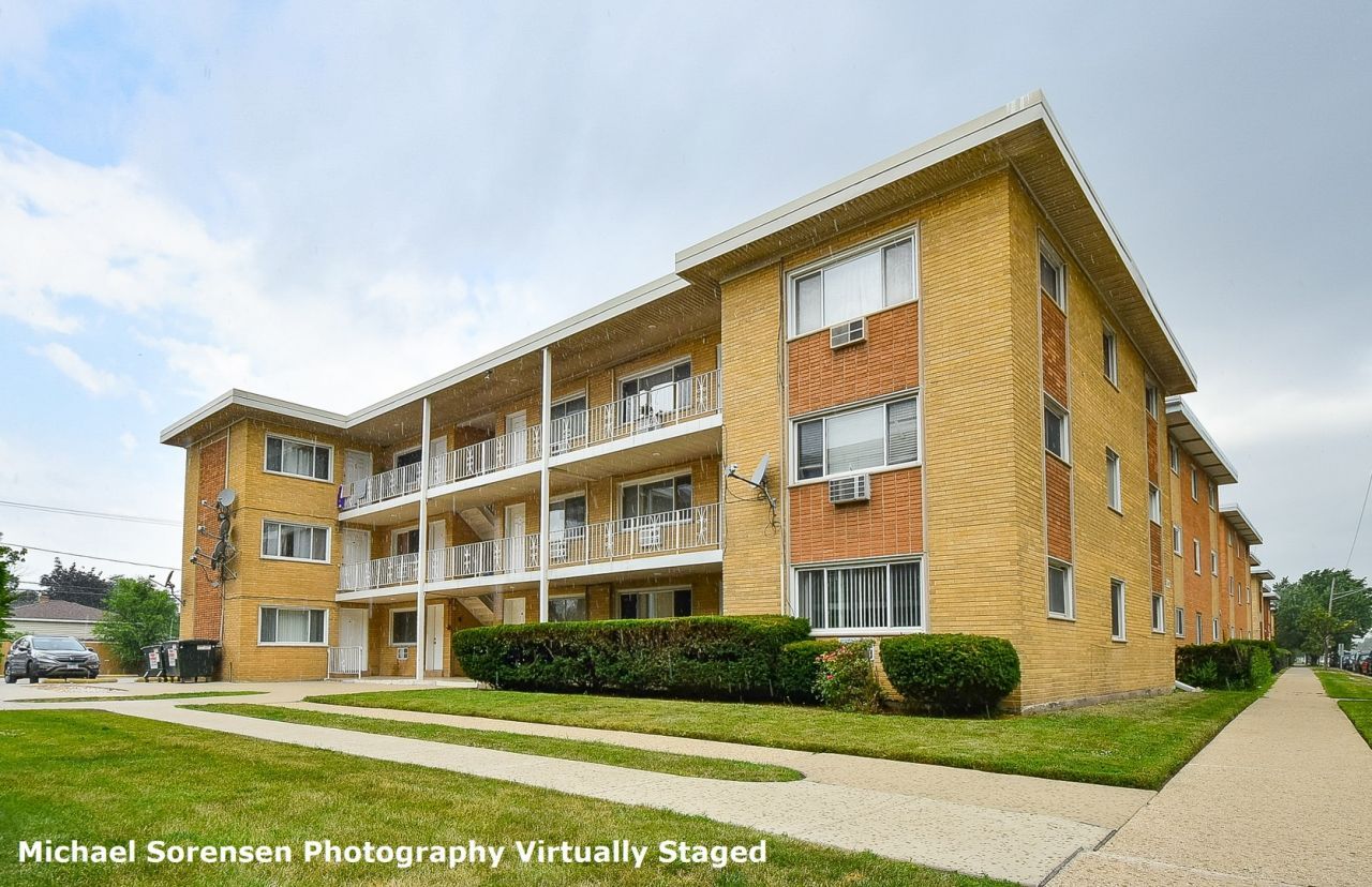 4600 River Road, Unit C2, Schiller Park, IL 60176 Main Photo