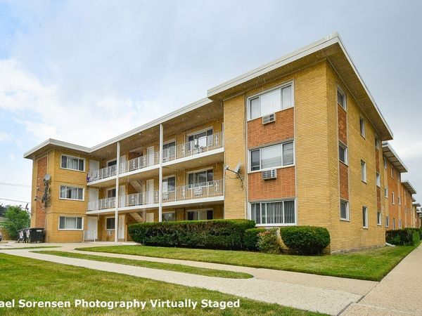 4600 River Road , Unit C2, Schiller Park, IL 60176