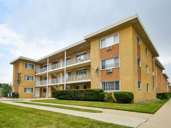 4600 River Road, Unit C2, Schiller Park, IL 60176