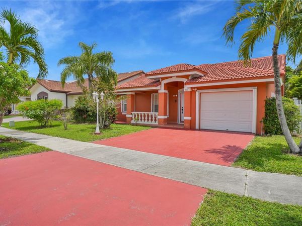 901 NW 128th Pl , Miami, FL 33182