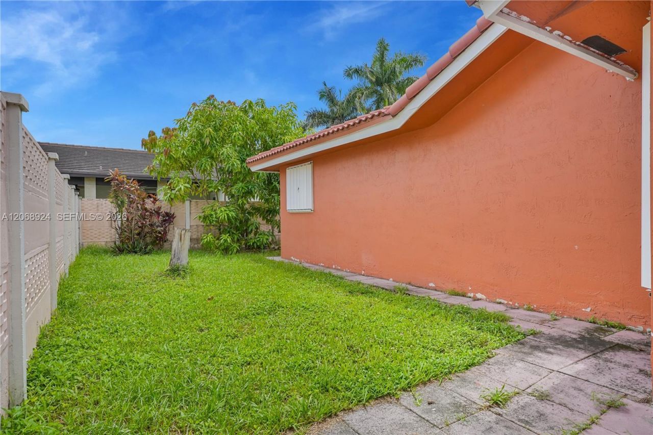 901 NW 128th Pl, Miami, FL 33182 Photo