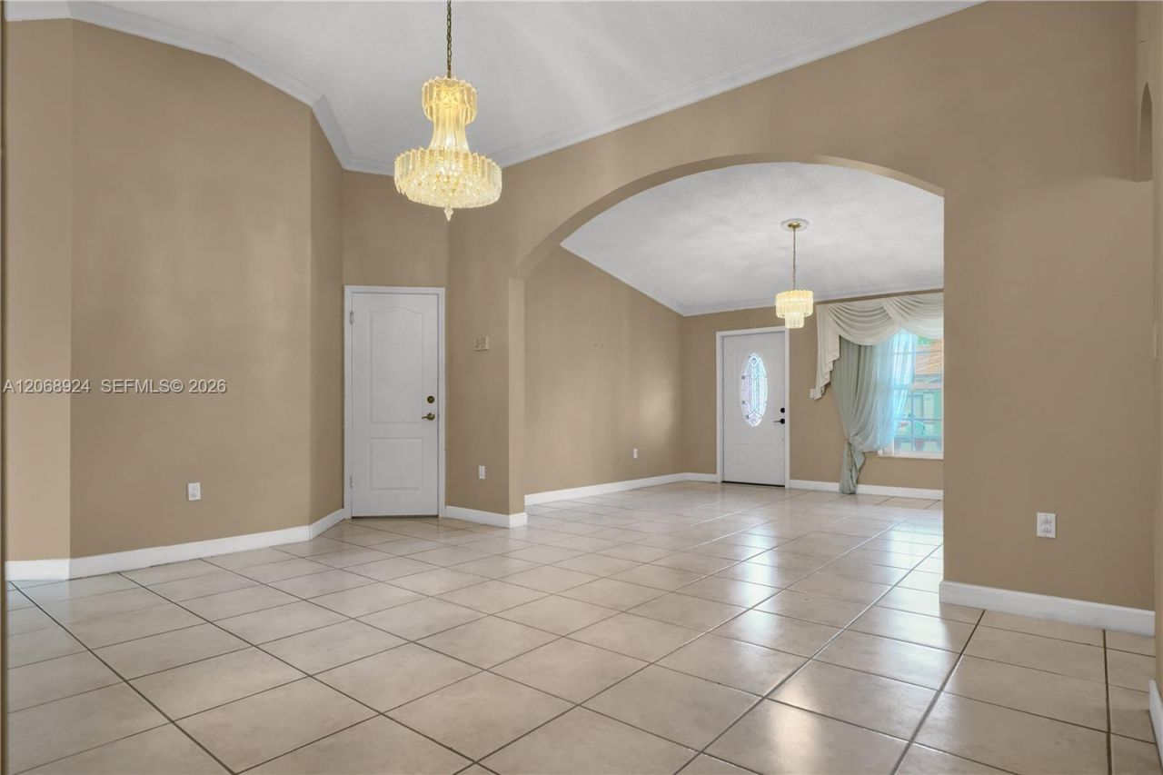 901 NW 128th Pl, Miami, FL 33182 Photo