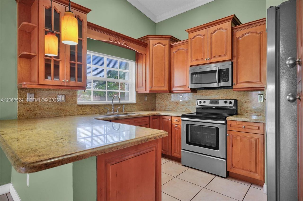 901 NW 128th Pl, Miami, FL 33182 Photo