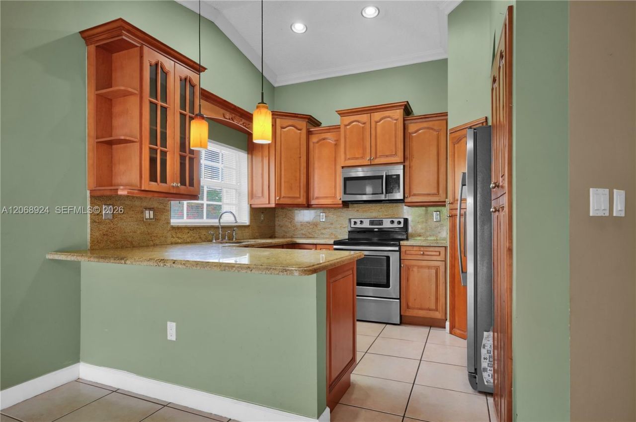 901 NW 128th Pl, Miami, FL 33182 Photo