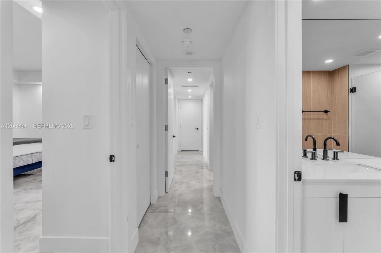 19355 Turnberry Way, Unit 14D, Aventura, FL 33180 Photo
