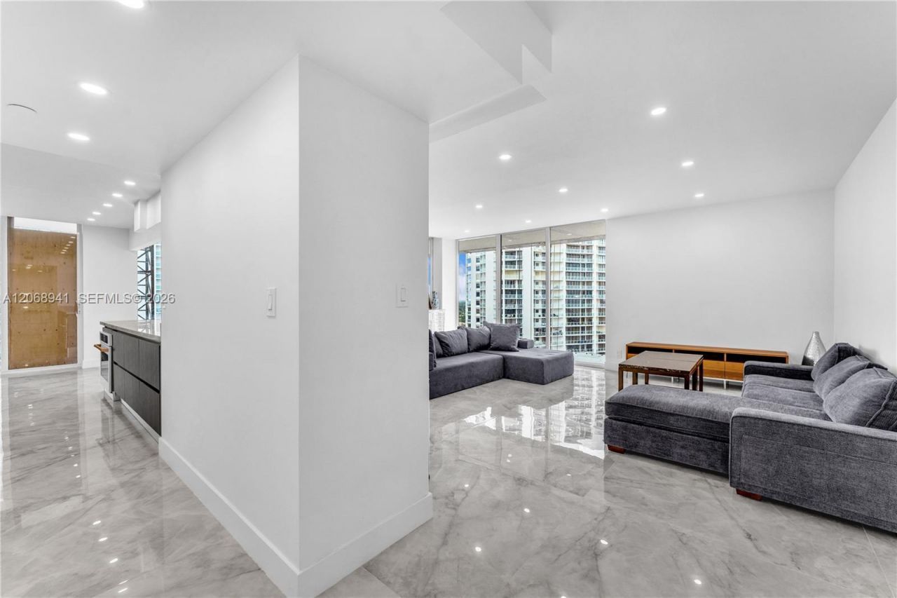 19355 Turnberry Way, Unit 14D, Aventura, FL 33180 Photo