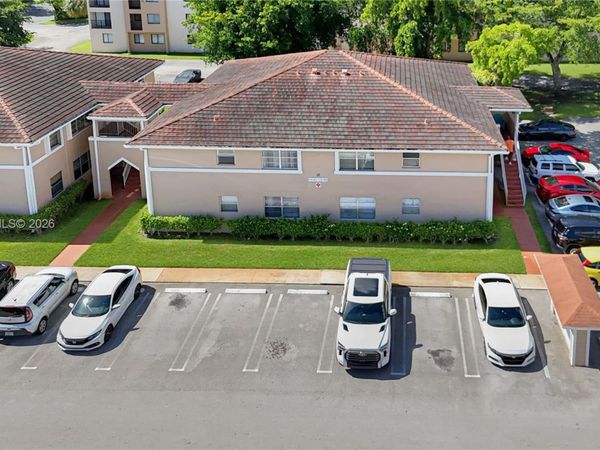 10168 Twin Lakes Dr , Unit 13-A, Coral Springs, FL 33071