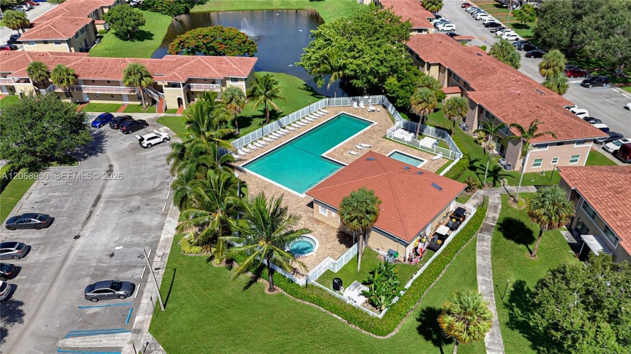 10168 Twin Lakes Dr , Unit 13-A, Coral Springs, FL 33071 Photo