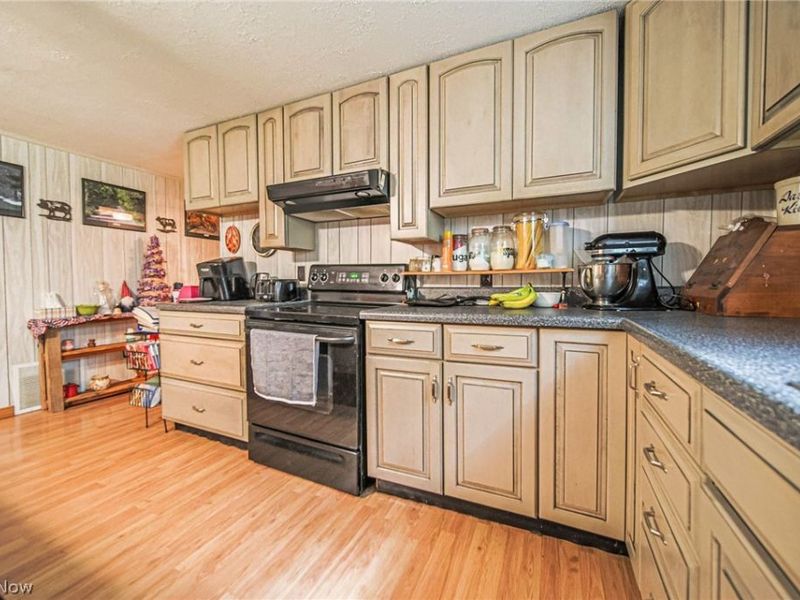 7785 Jewell Grenville Road, Kinsman, OH 44428 Photo 11