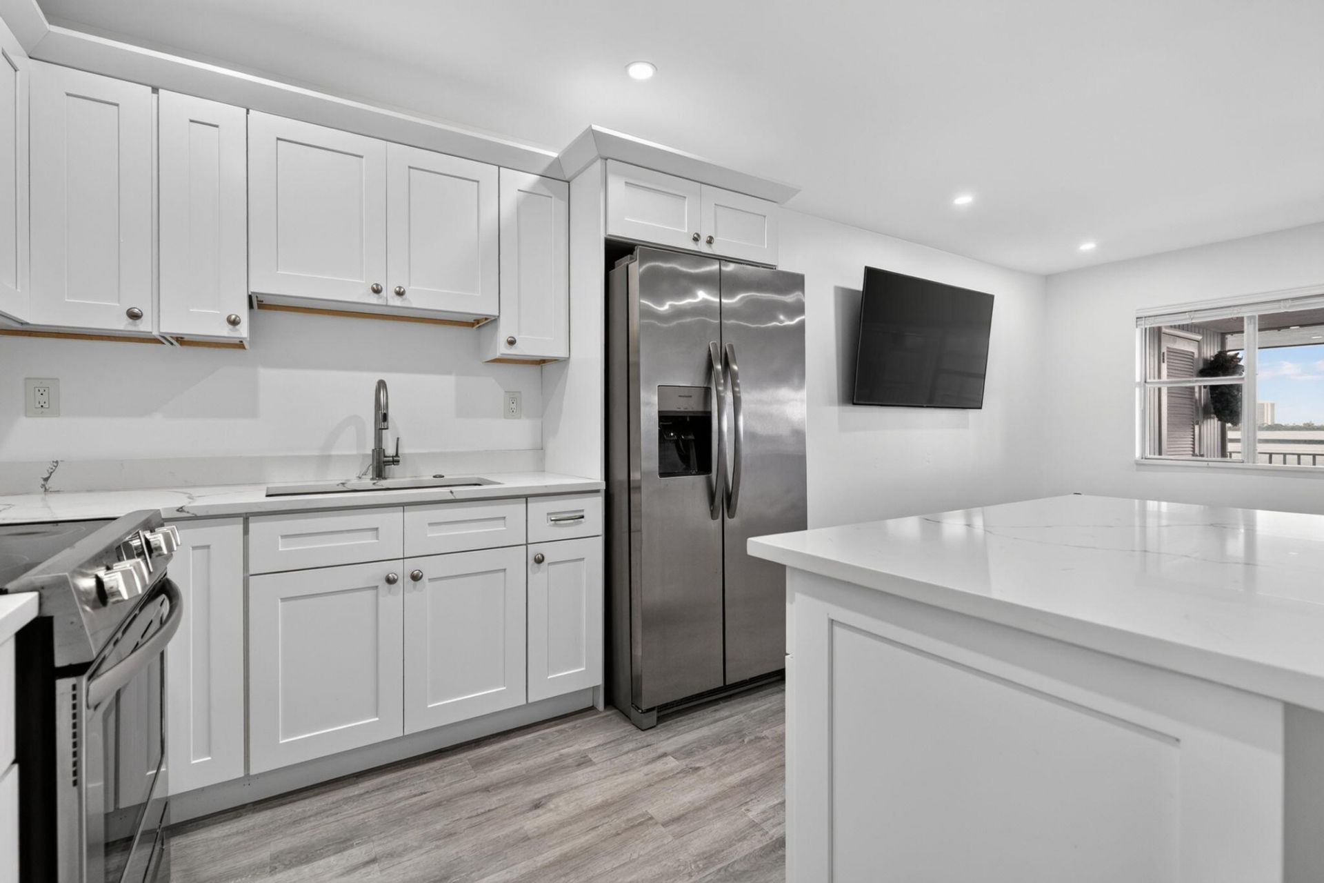 100 Shore Court, Unit 311, North Palm Beach, FL 33408 Photo