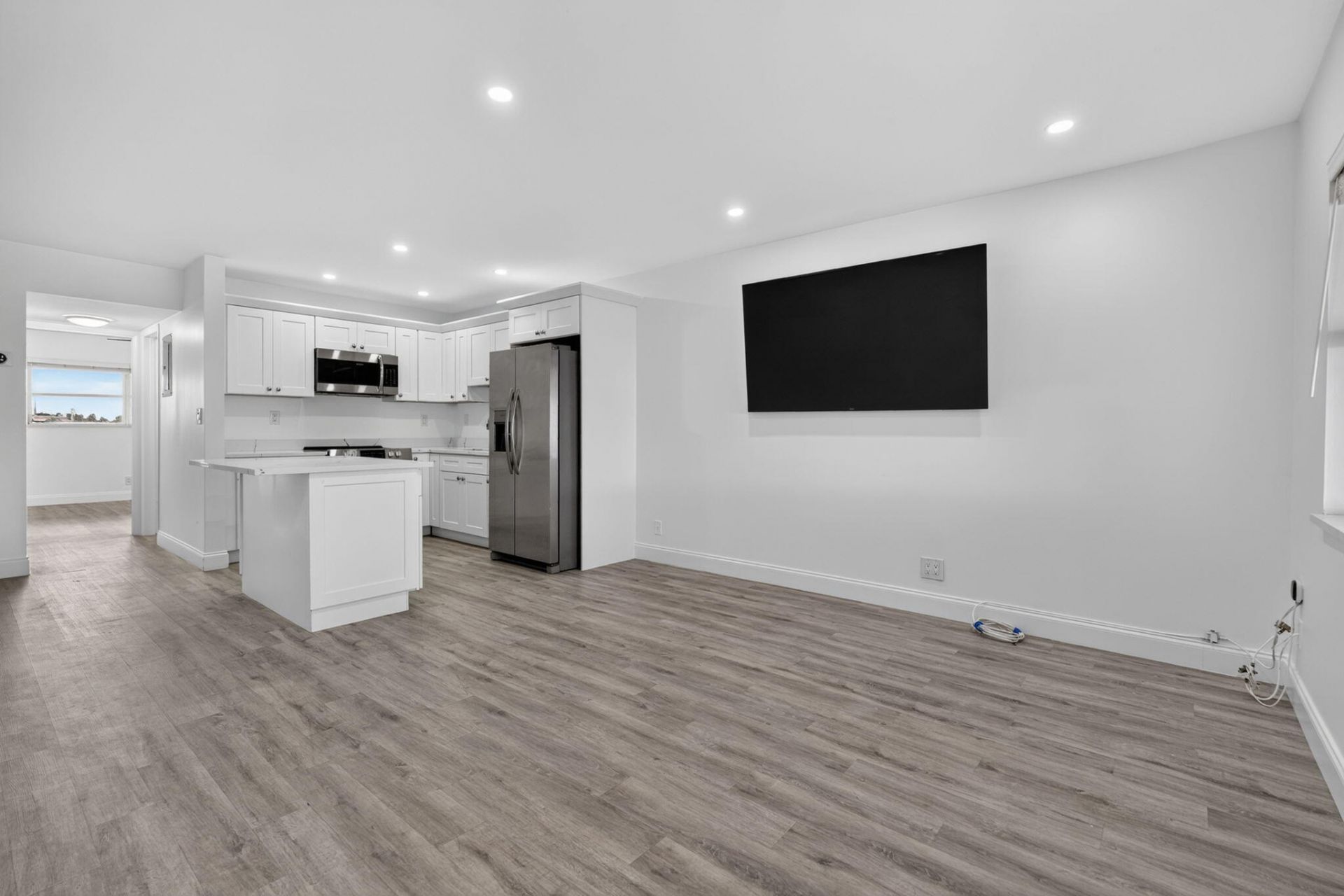 100 Shore Court, Unit 311, North Palm Beach, FL 33408 Photo