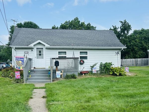 410 N Main Street , Cambridge, IL 61238