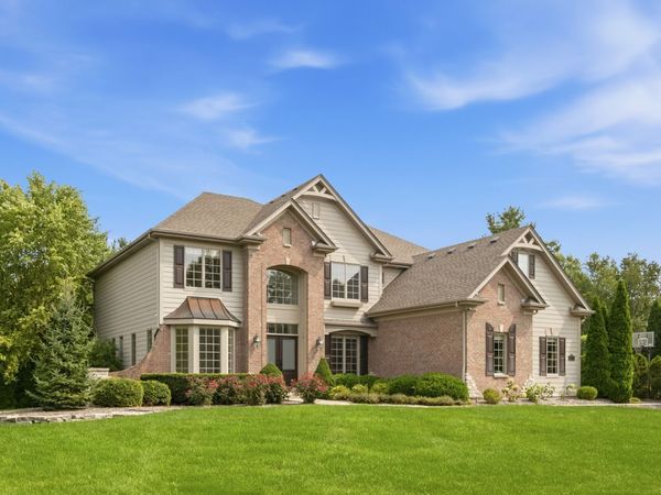 3818 Grand View Court , St. Charles, IL 60175