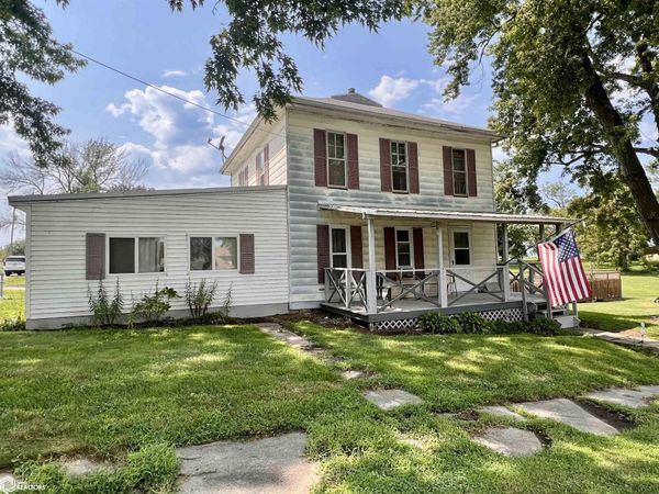 302 Missouri Avenue, College Springs, IA 51637