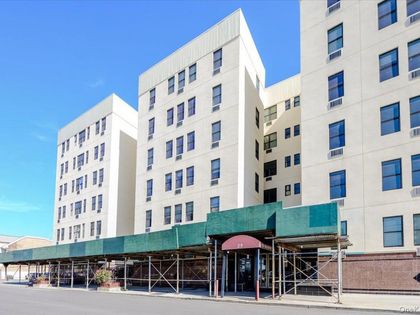 25 W Broadway Long Beach, NY 11561