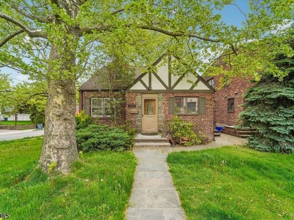 1030 Jassamine Way, Fort Lee, NJ 07024