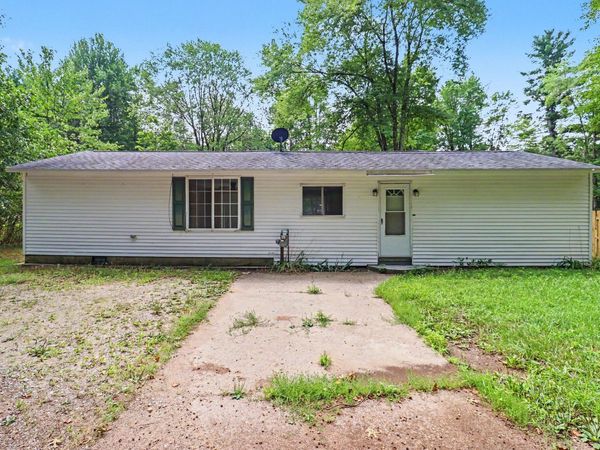 6860 Maple Street, Newaygo, MI 49337