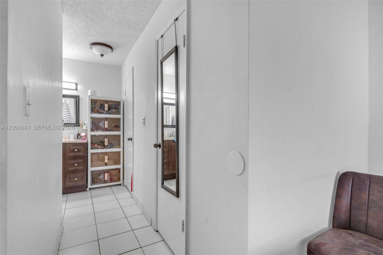 8895 Fontainebleau Blvd , Unit 207, Miami, FL 33172 Photo