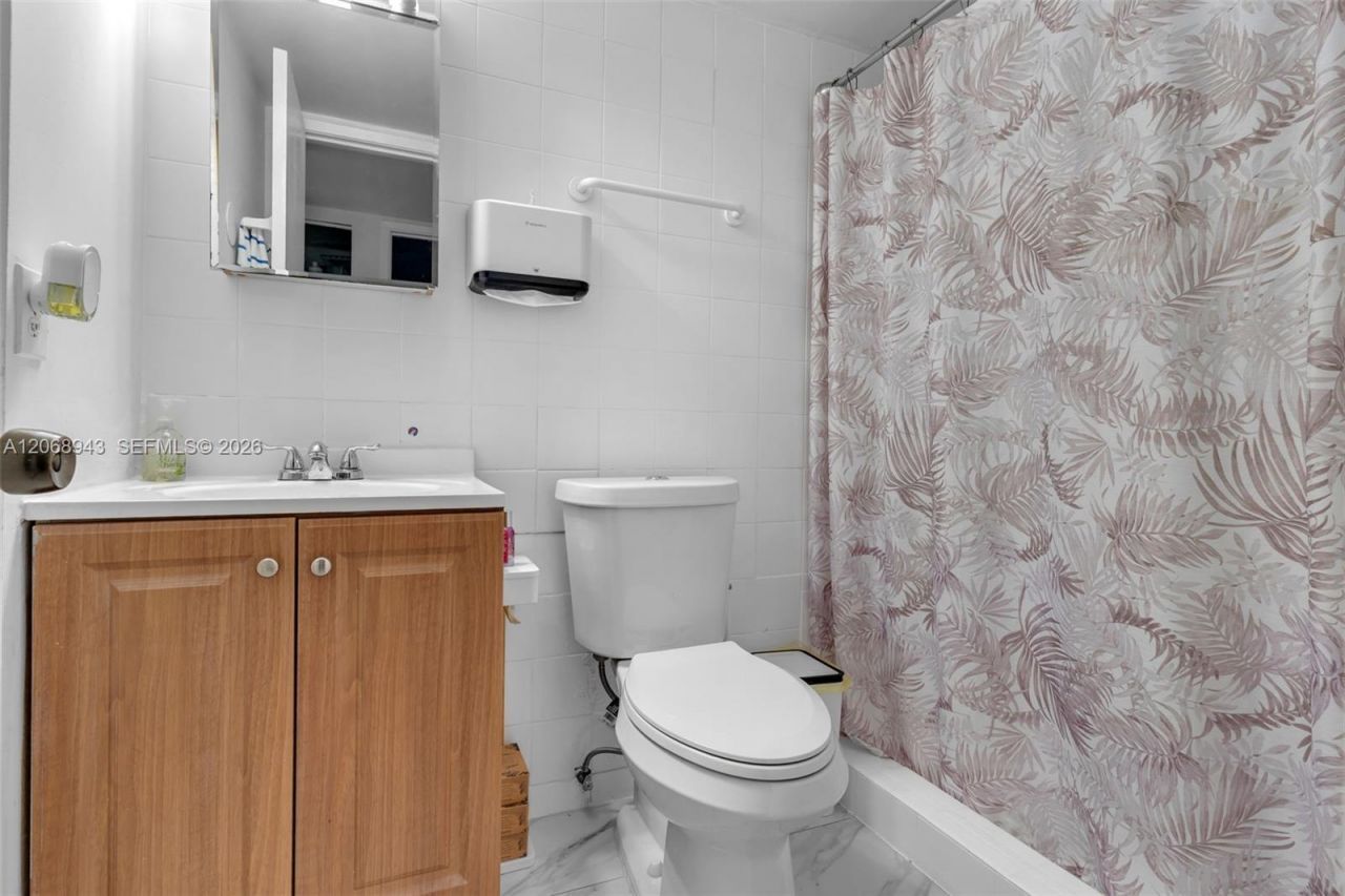 8895 Fontainebleau Blvd , Unit 207, Miami, FL 33172 Photo