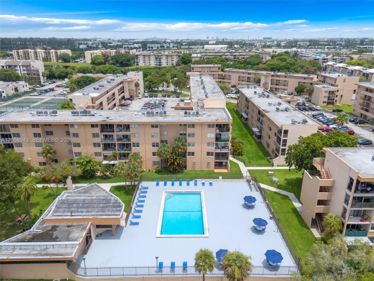 8895 Fontainebleau Blvd , Unit 207, Miami, FL 33172 Photo
