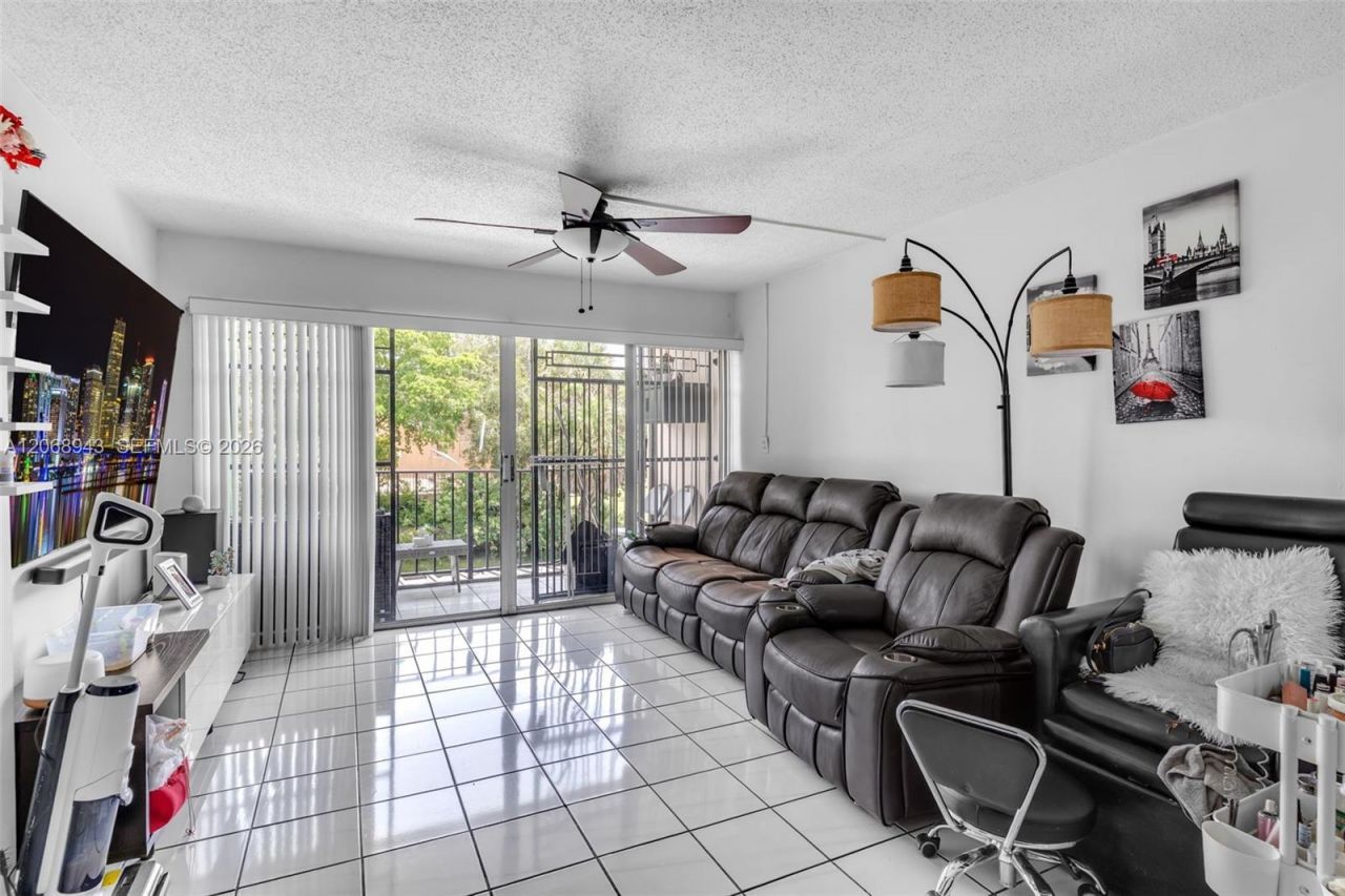 8895 Fontainebleau Blvd , Unit 207, Miami, FL 33172 Photo