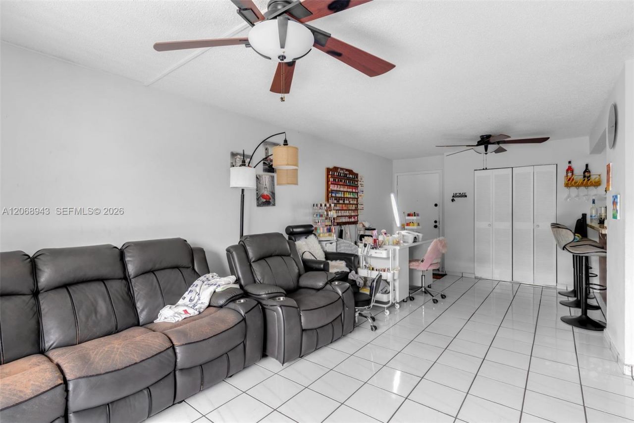 8895 Fontainebleau Blvd , Unit 207, Miami, FL 33172 Photo