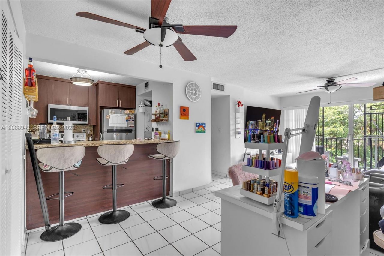 8895 Fontainebleau Blvd , Unit 207, Miami, FL 33172 Photo