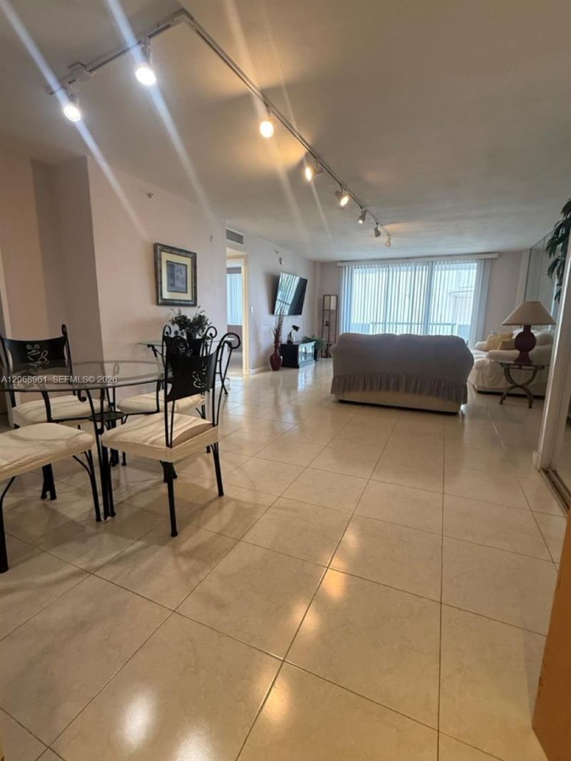 9195 Collins Ave, Unit 512, Surfside, FL 33154 Photo