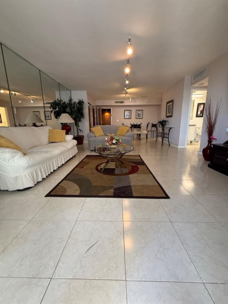 9195 Collins Ave, Unit 512, Surfside, FL 33154 Photo