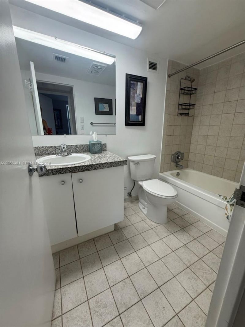 9195 Collins Ave, Unit 512, Surfside, FL 33154 Photo