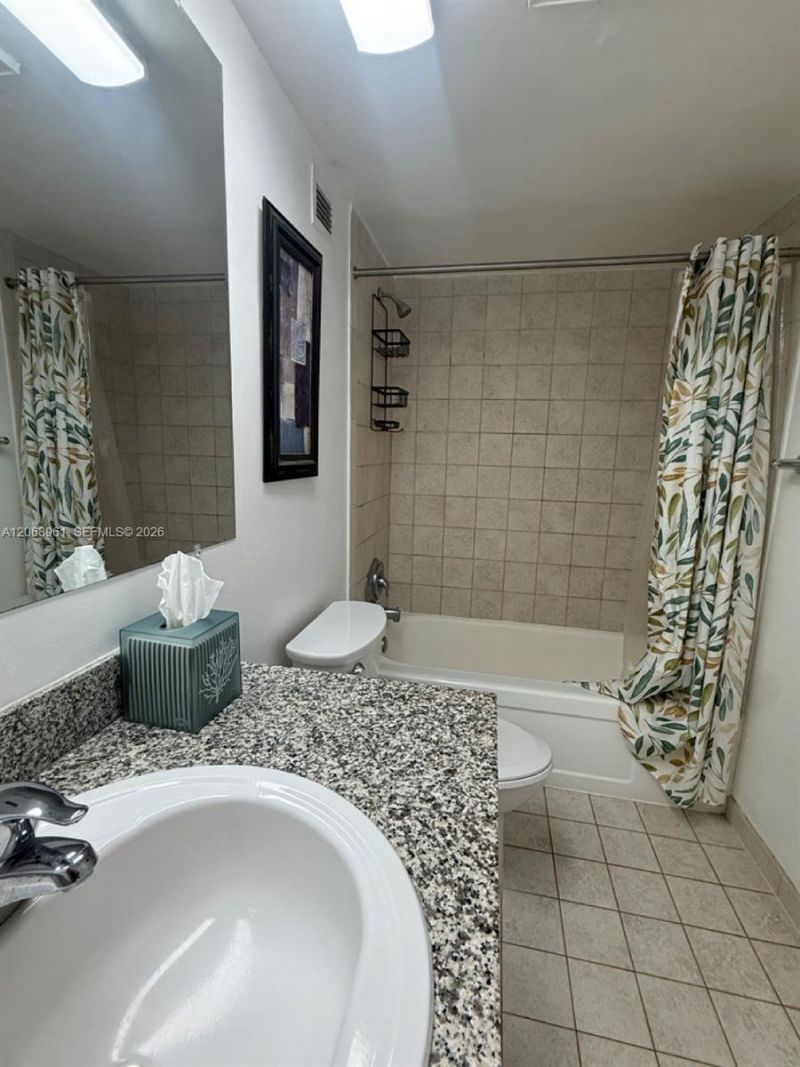 9195 Collins Ave, Unit 512, Surfside, FL 33154 Photo