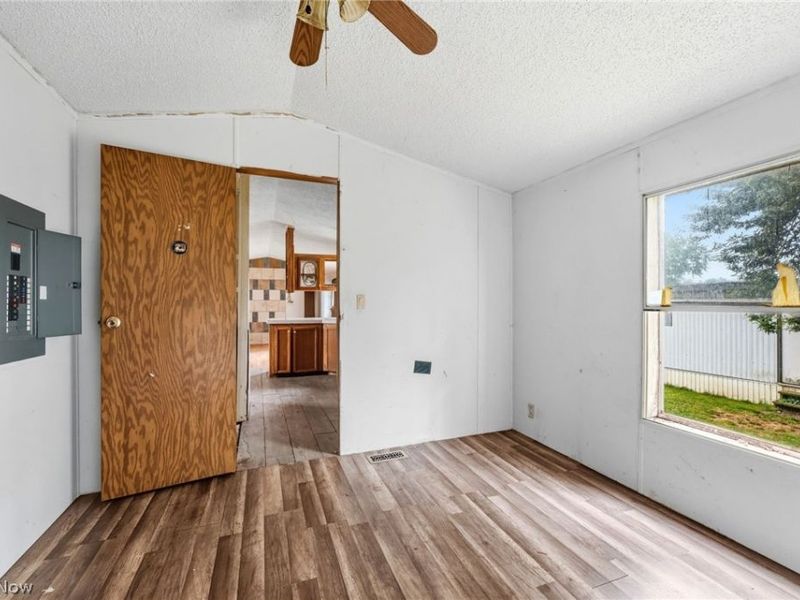 10938 Leader Road, Chardon, OH 44024 Photo 5