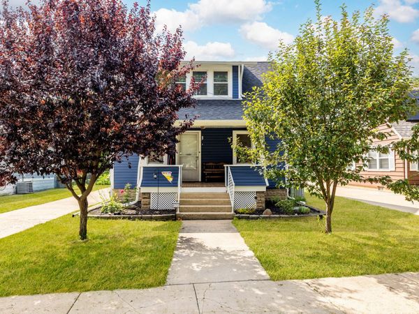 833 Douglas Avenue, Aurora, IL 60505