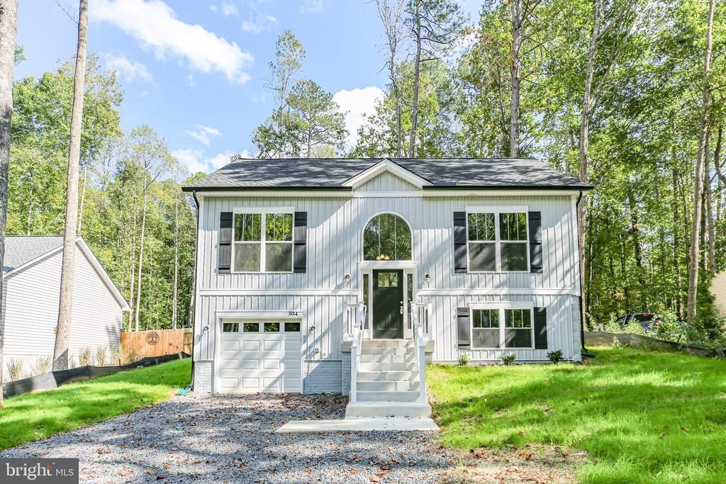 262 Azure Drive, Colonial Beach, VA 22443 Main Photo