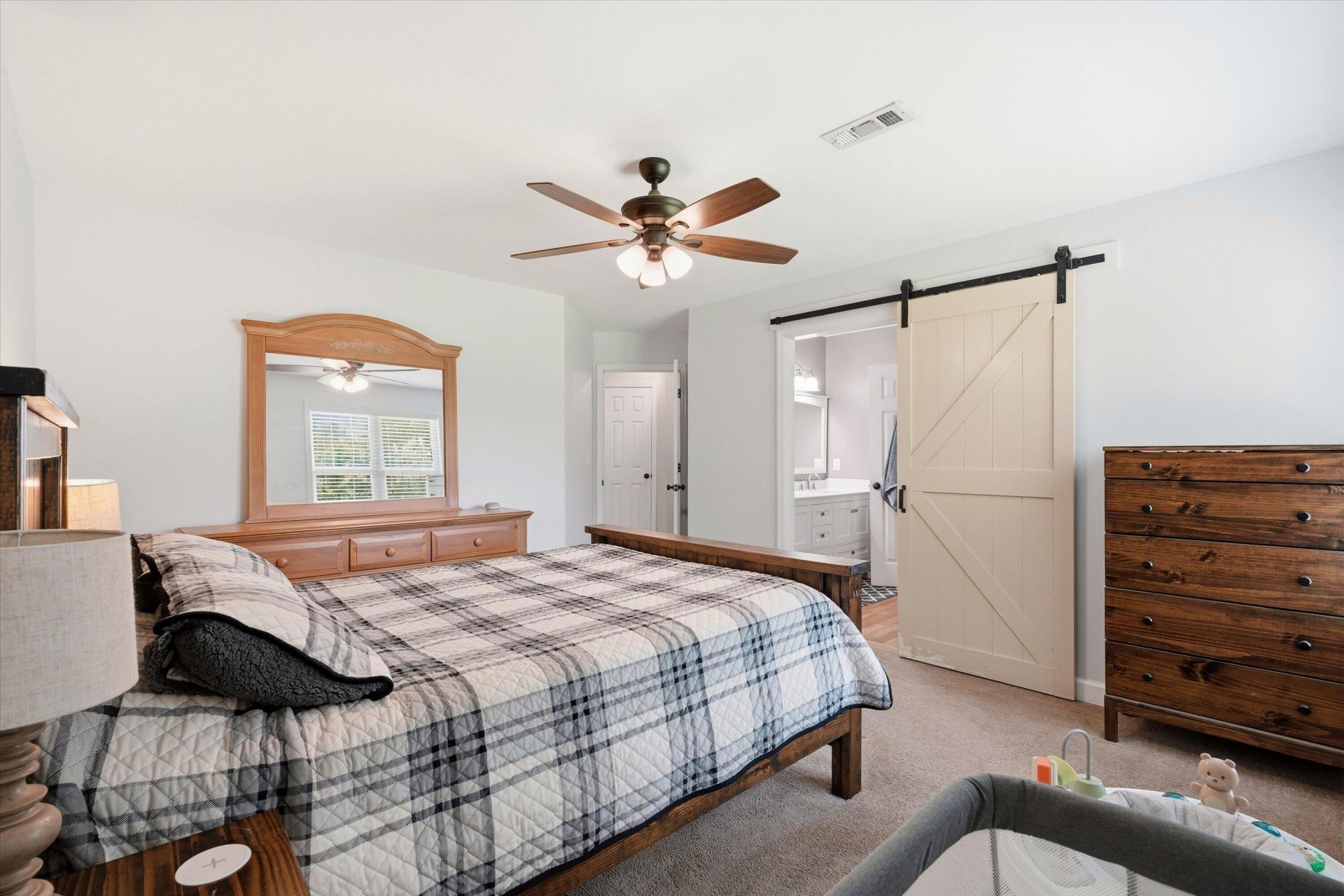 122 Thomas Lane Photo 18