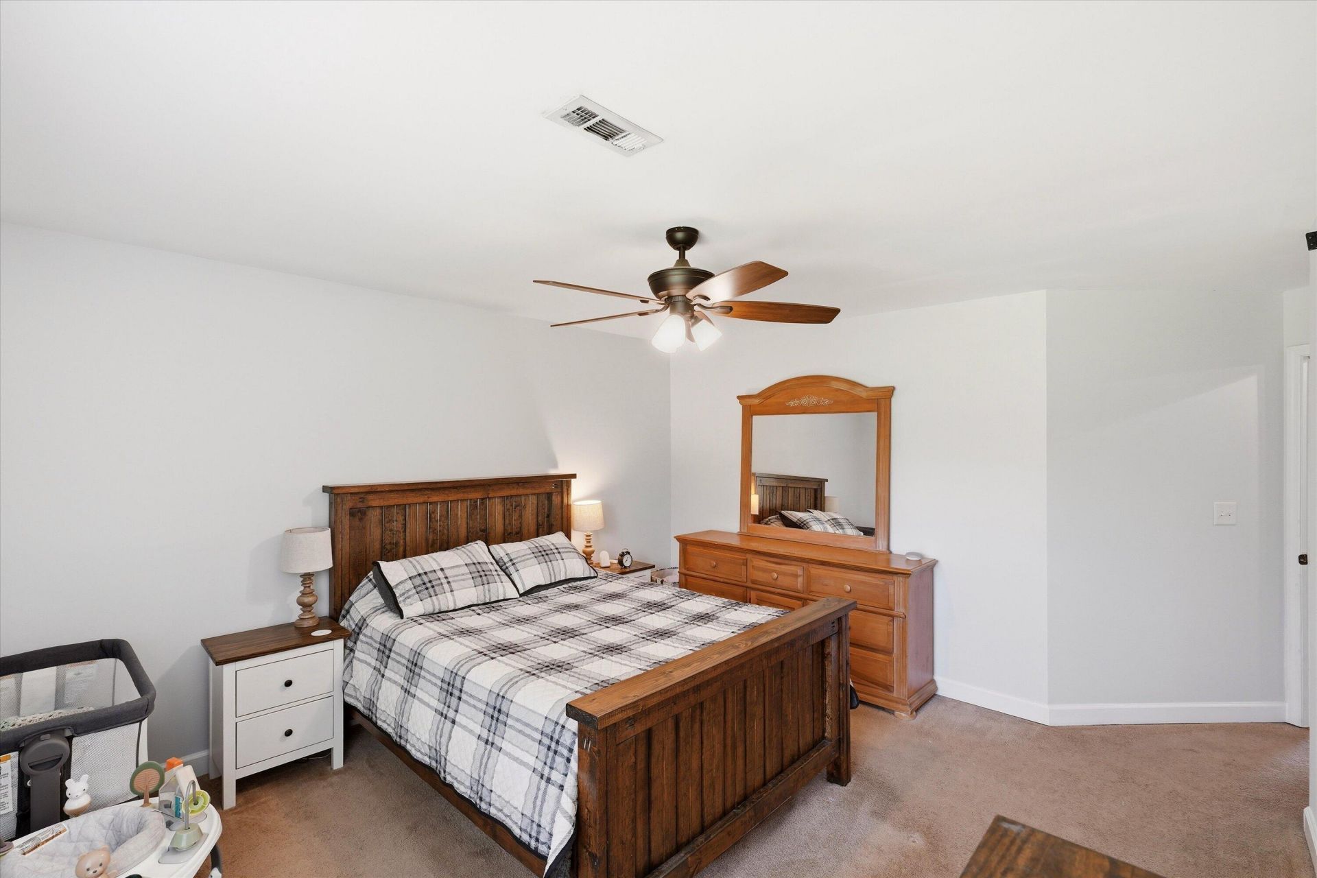 122 Thomas Lane Photo 19