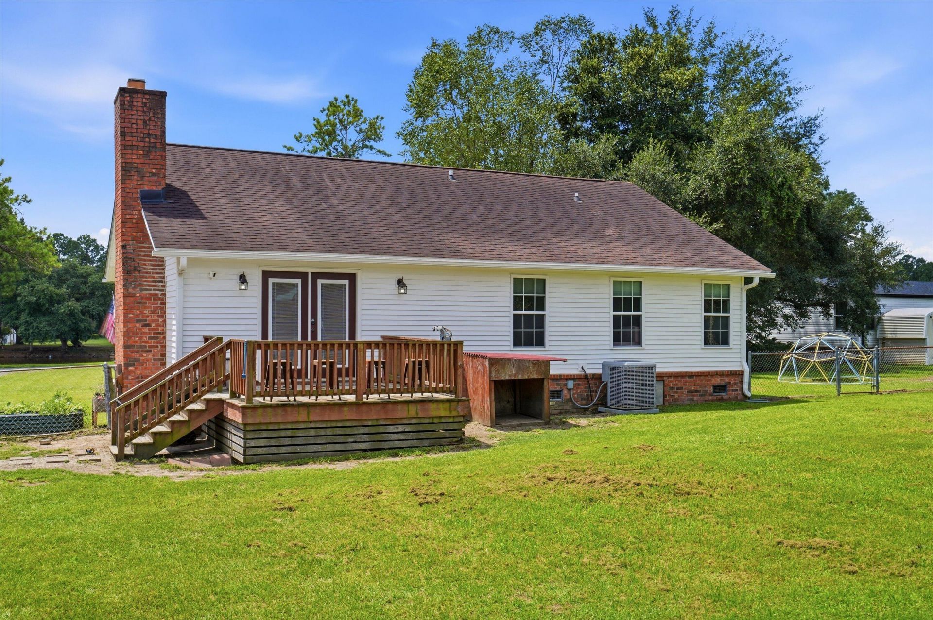 122 Thomas Lane Photo 23