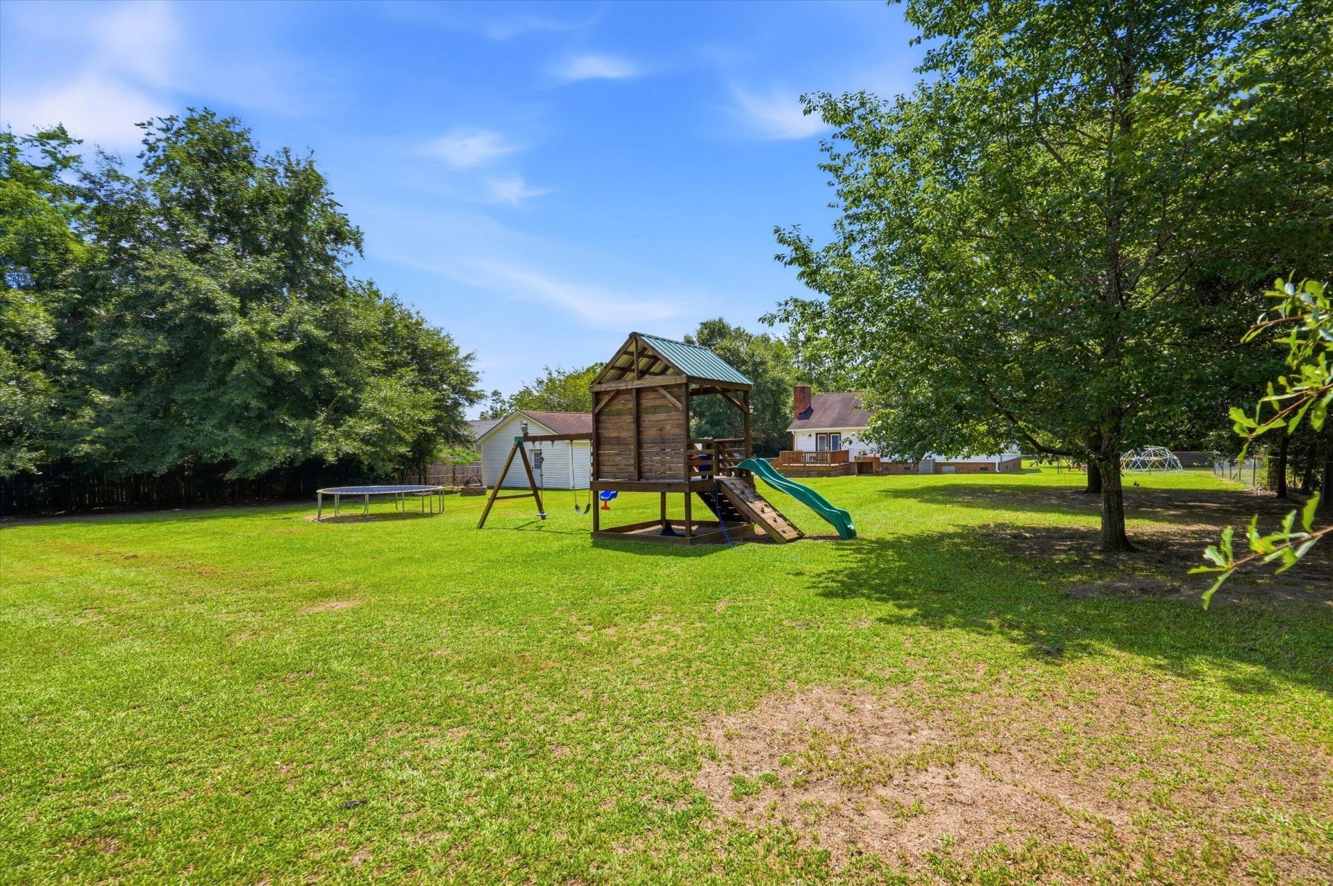 122 Thomas Lane Photo 24