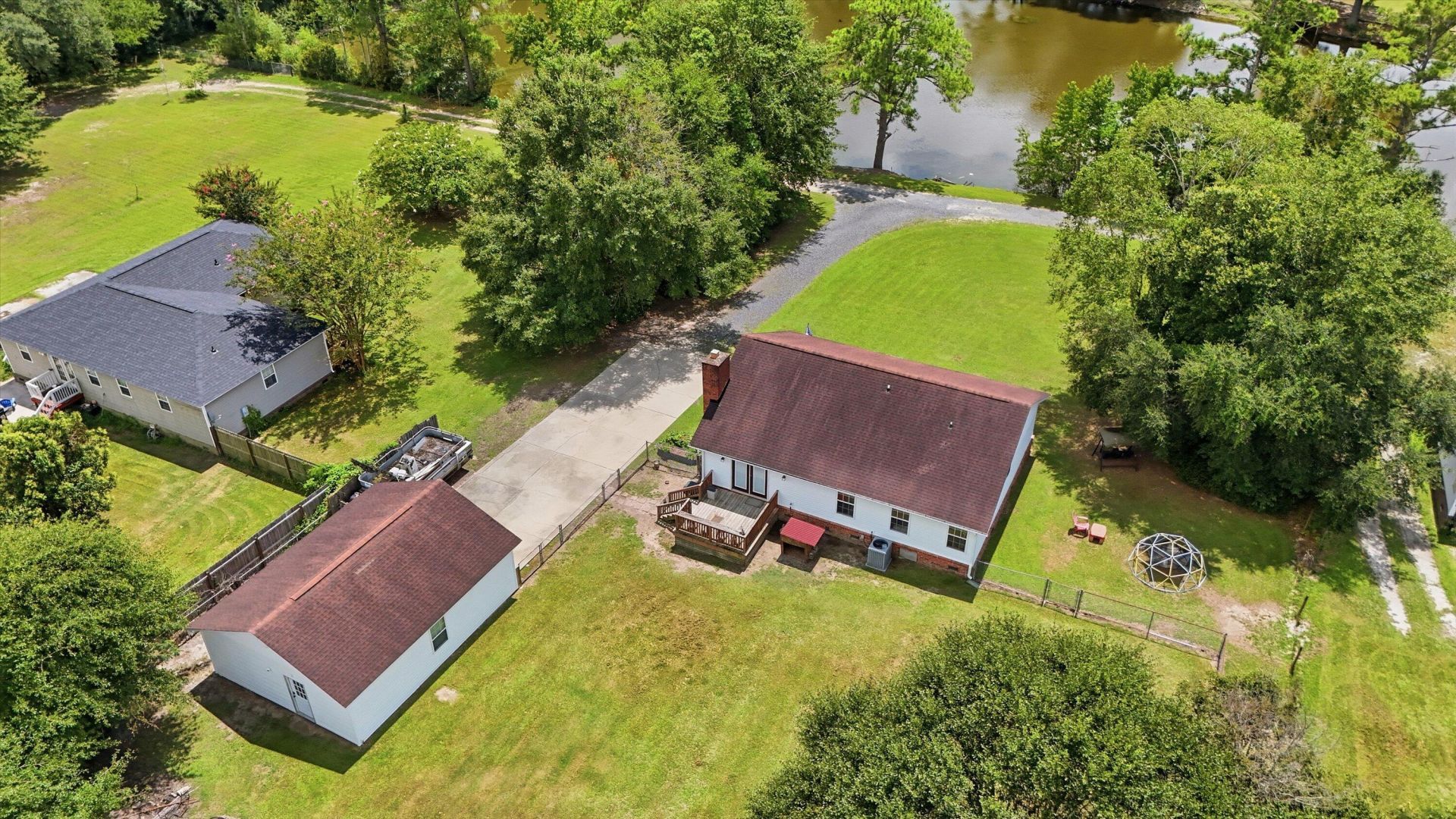 122 Thomas Lane Photo 25